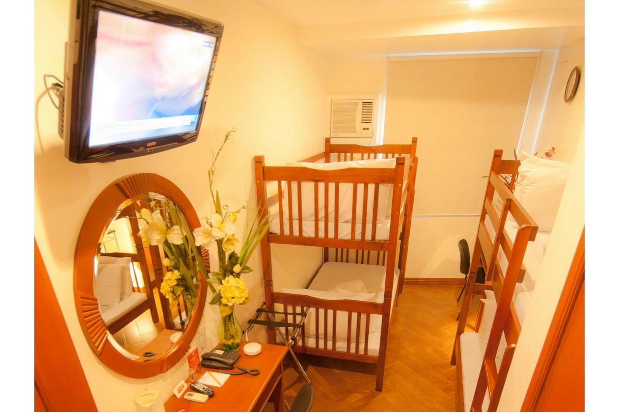 Townhouse Oak Metro Manila Near Osmena Highway Pnr Pasay Formerly Avitel Hotel 마카티 외부 사진