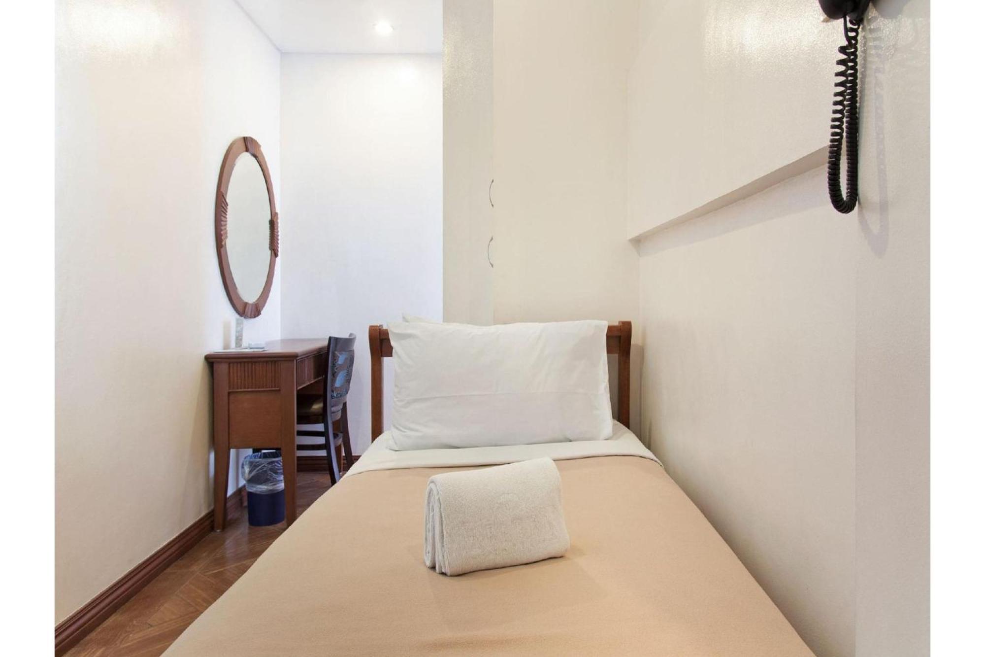 Townhouse Oak Avitel Hotel Near Osmena Highway, Pnr Pasay Station, Metro Manila 마카티 외부 사진