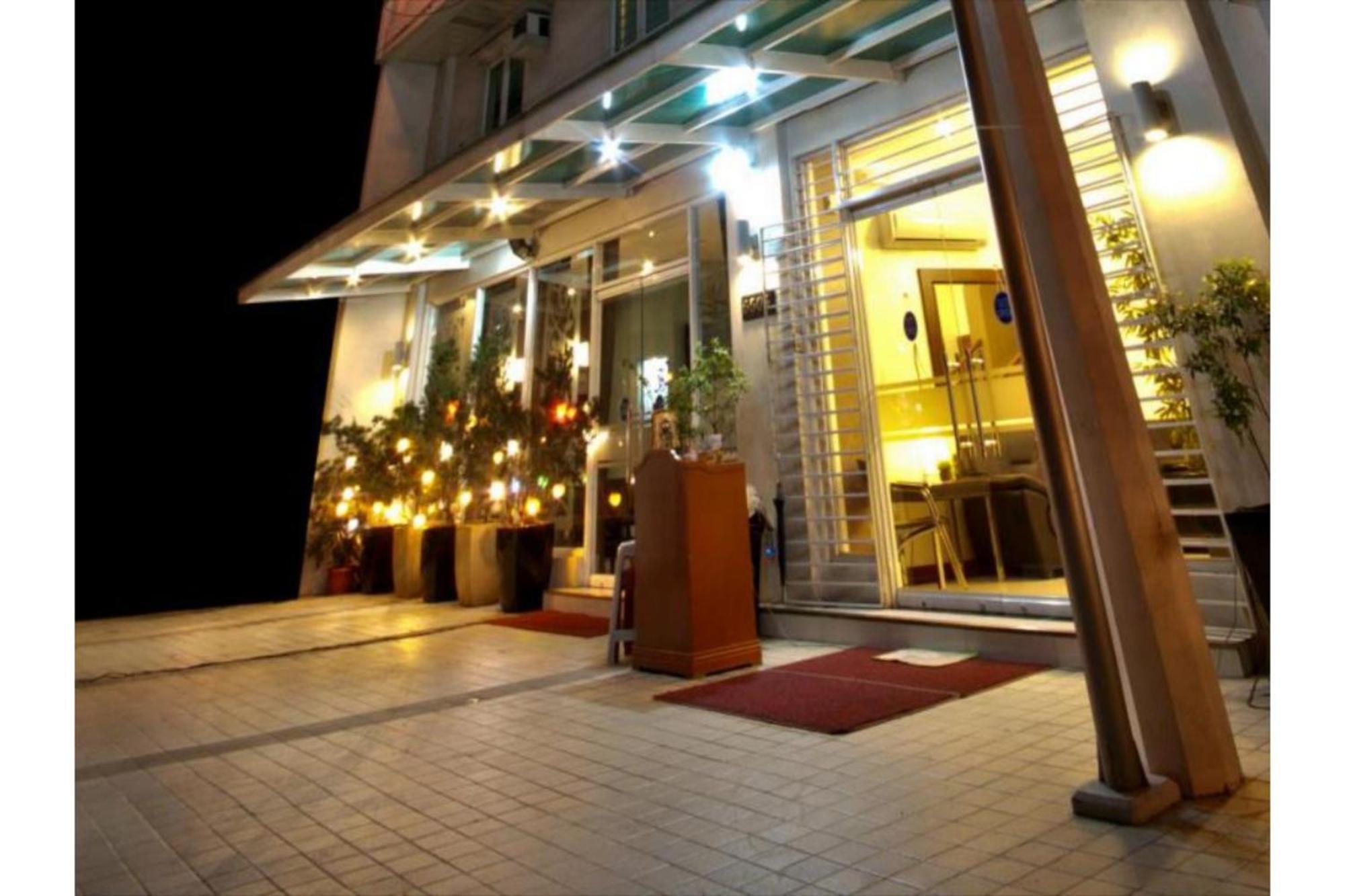Townhouse Oak Metro Manila Near Osmena Highway Pnr Pasay Formerly Avitel Hotel 마카티 외부 사진